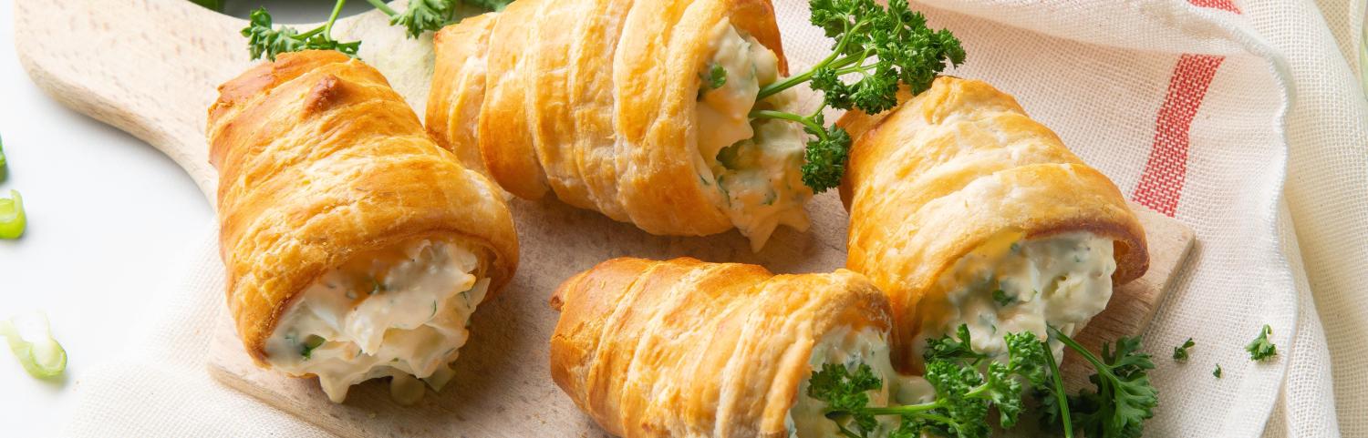 Recipe ‘Carrot’ croissants filled with egg salad 