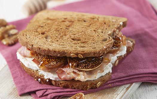 DOMO Sandwich mit Speck, Ziegenkäse und Feigen croque XL